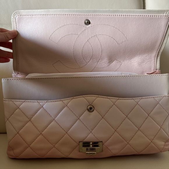 Chanel 2.55 Reissue Maxi 227 Pink White Degrade Ombré Bag - Picture 4 of 16